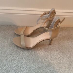 Banana Republic Cream Dress Shoe heel 3 1/8